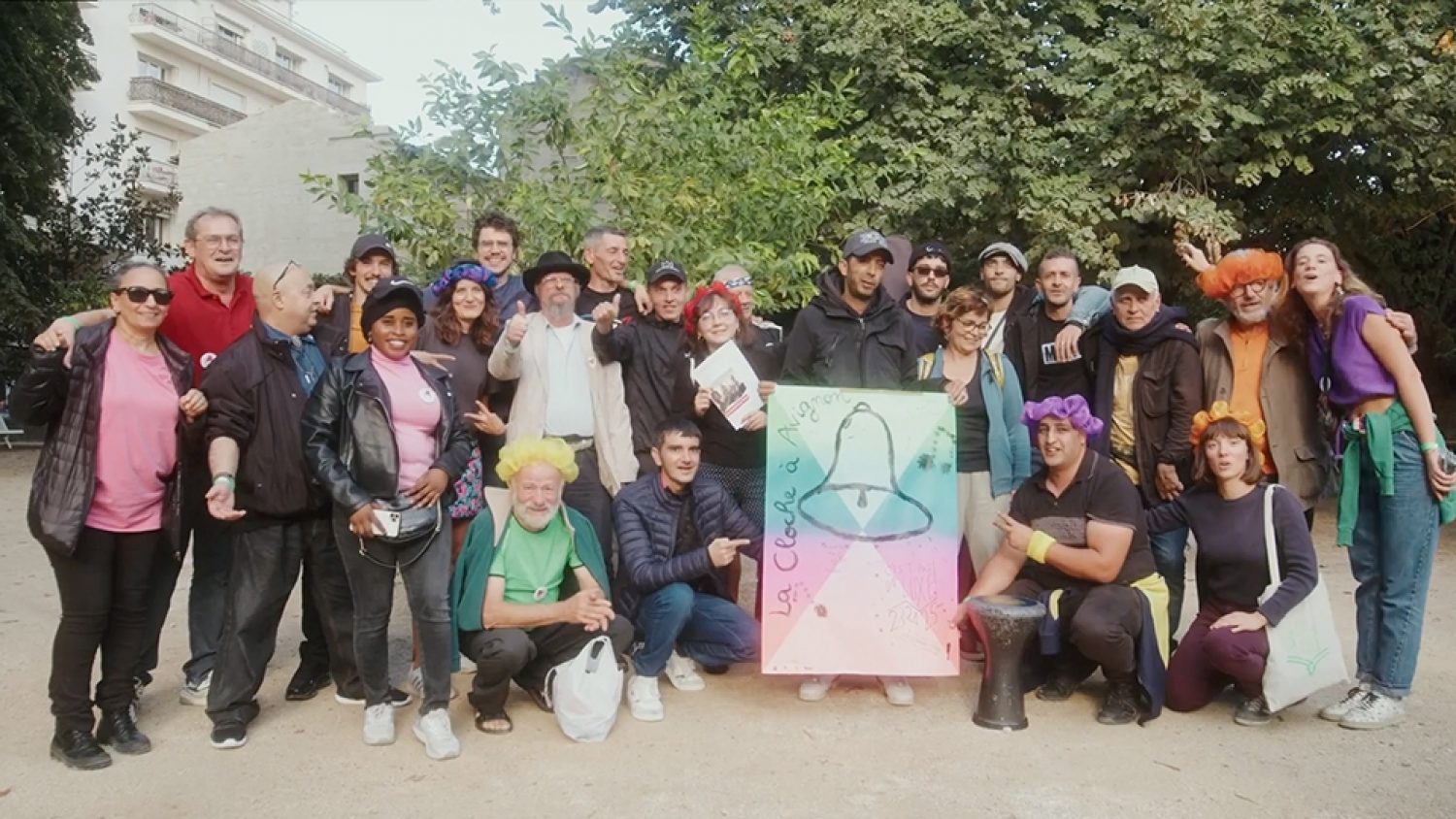 La Cloche chante à "C'est pas du luxe !"